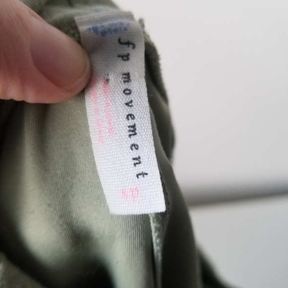 FP Movement by Free People Green Stretch Turnout Movement Legging Size S/P - Picture 10 of 11